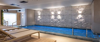 Piscina interna aquecida
